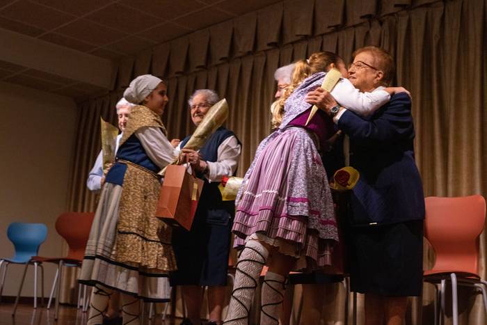 Agur jendetsu eta hunkigarri 26 1759073093796