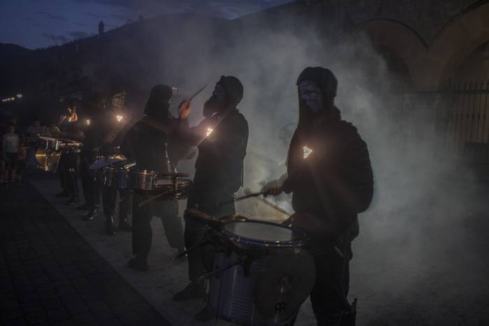 Deabru Beltzak taldeak gaua  14 1501492519836