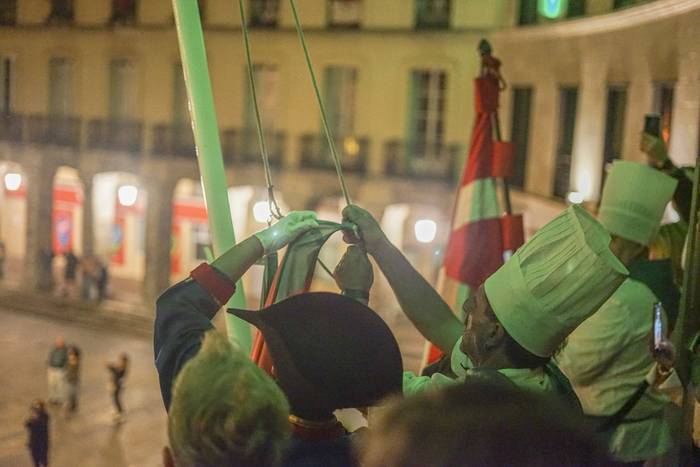 Danbor hotsekin eta ikurriña 40 1777382358132