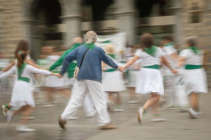 Dantza Lagunak kuadrillaren  30 1776520622533