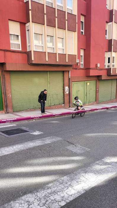 Txirrindulari gazteek erloju 8 1771856144058