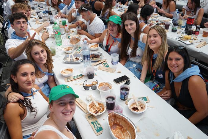 Jendetza batu da kuadrillen  38 1756402020734