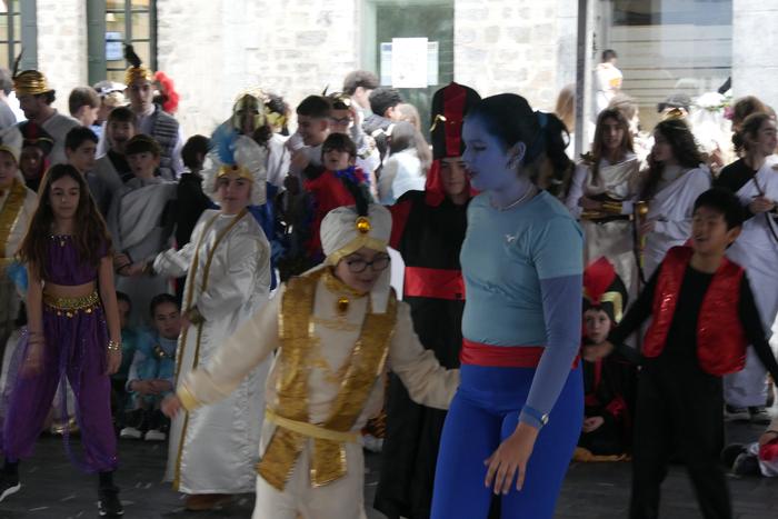 Amaurreko ikasleek kolorezta 74 1770988760996