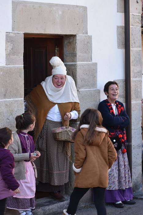 Olentzerok eta Mari Domingik 1 1765801011749