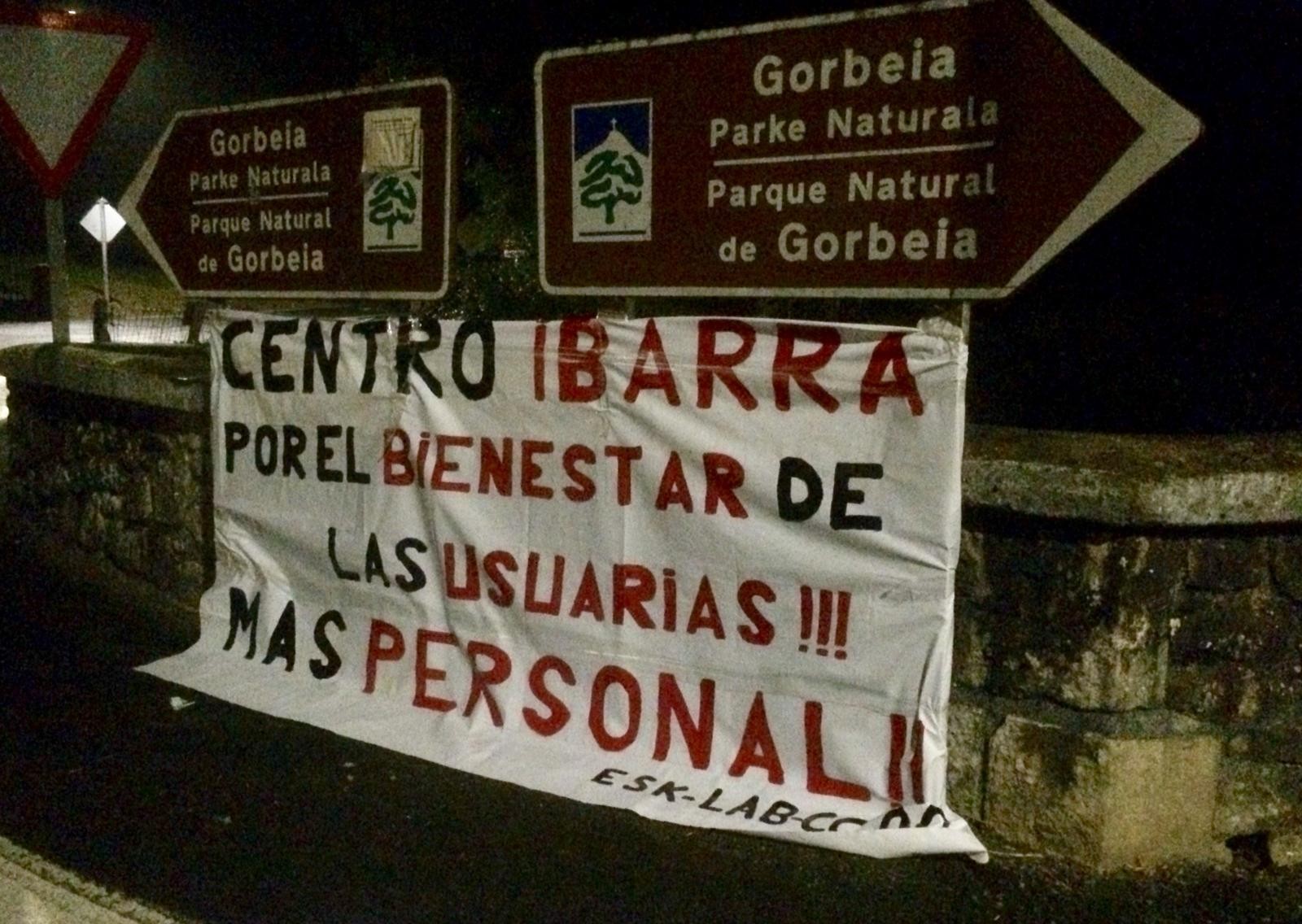Ibarrako aniztasun funtzionala duten pertsonentzako zentroan zerbitzuak murriztu dituztela salatu dute