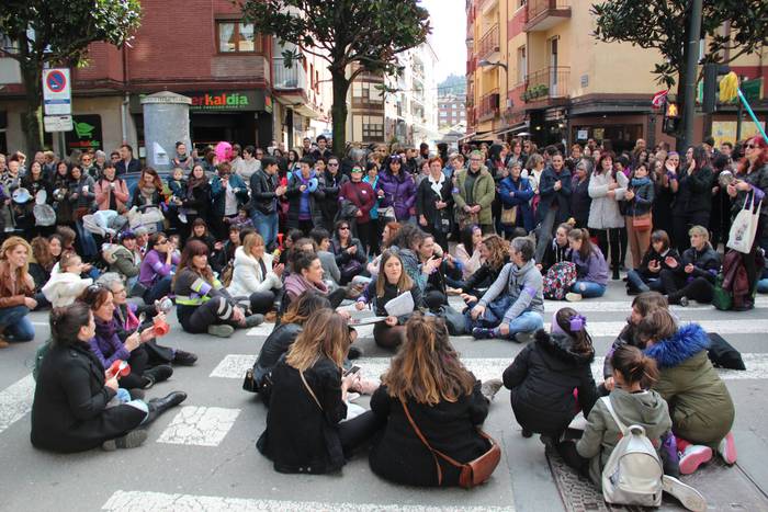 Greba feministaren goizeko t 35 1520512152814