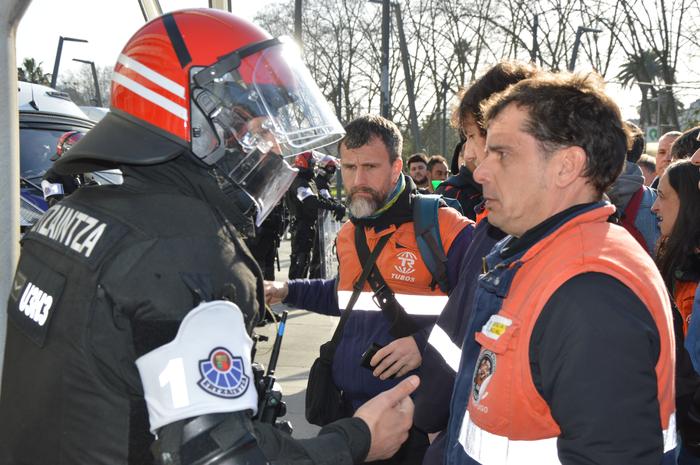 Tubos Reunidoseko langileek  34 1772101436785