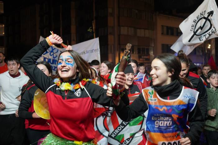 Aldarrikapenez eta pirotekni 211 1774615699596