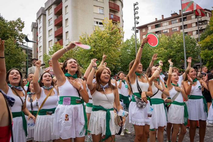 Lehertu da festa-giroa Amurr 70 1755025745780