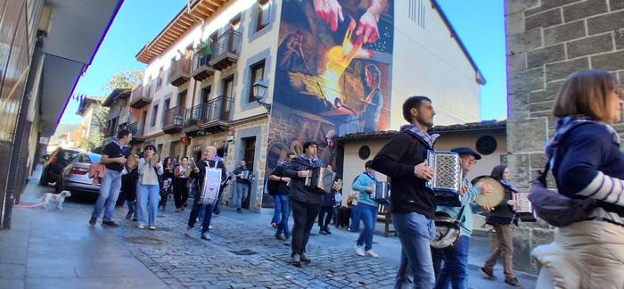 Trikitilari eta panderojole  16 1771781950451