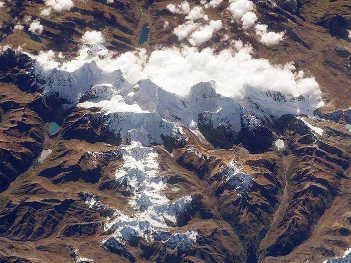 Mendia eta naturari buruzko jardunaldiak: Huayhuash-eko trekkinga eta Cordillera Blanca-ko tontorrak