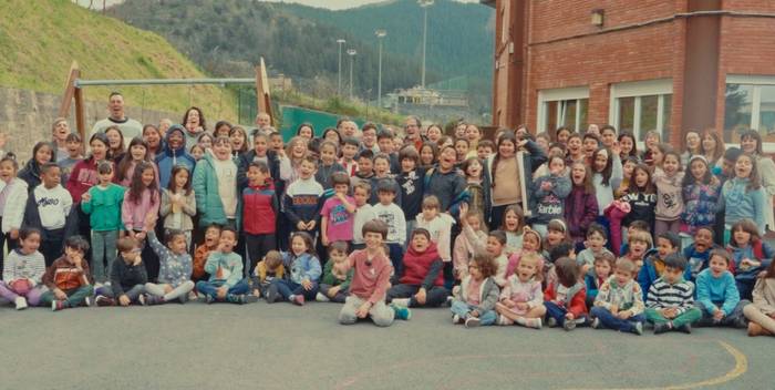 Areta Herri Eskolako mendeurreneko dokumentala eta liburua eskura egongo dira larunbatean