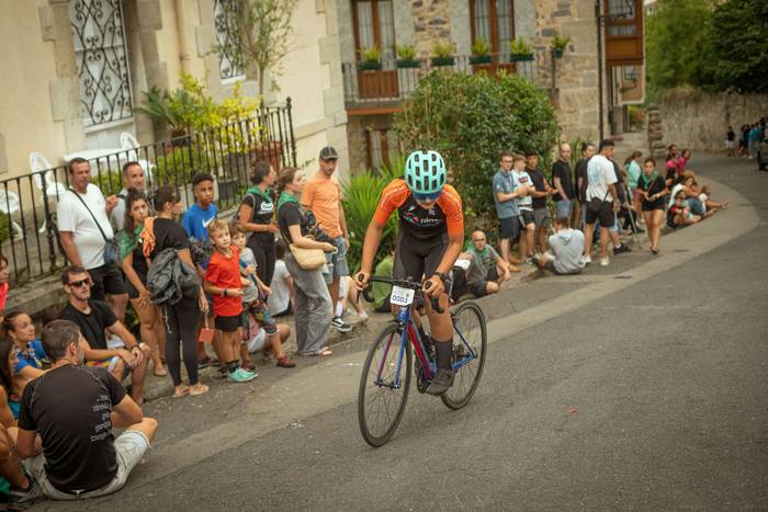 Bizikletak irudimenez jantzi 113 1757326003137