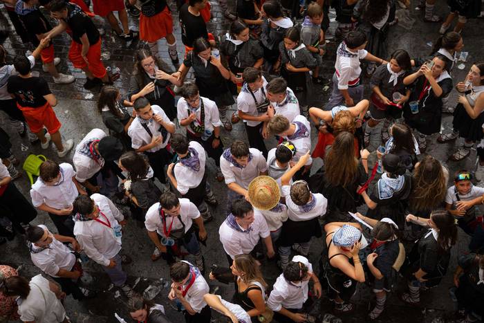 Lehertu da festa-giroa Amurr 82 1755025767621