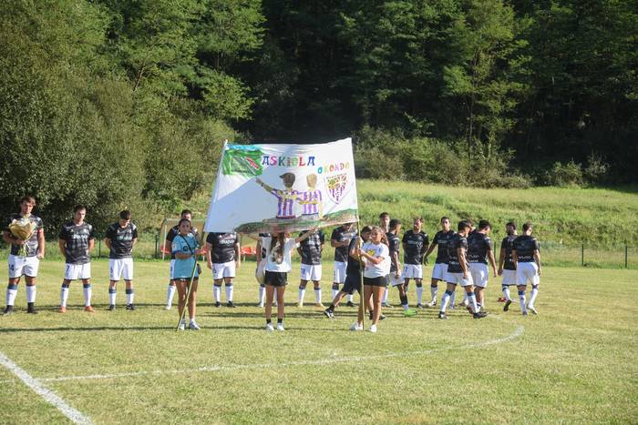 Okondon hildako bi gazteen o 21 1757424708960