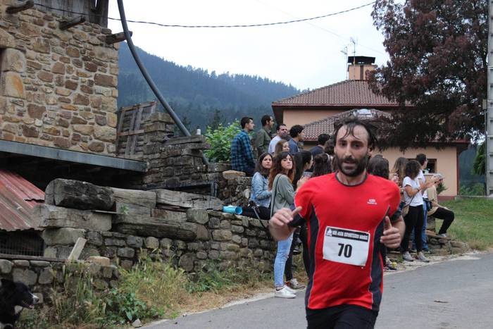 Auzoko mendiak zeharkatu zit 77 1498471372060