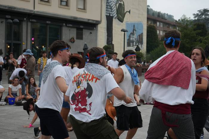 Joko eta kontzertu artean am 33 1755523006409