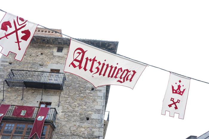 Jendez beteta itzuli da Artz 10 1758400028478