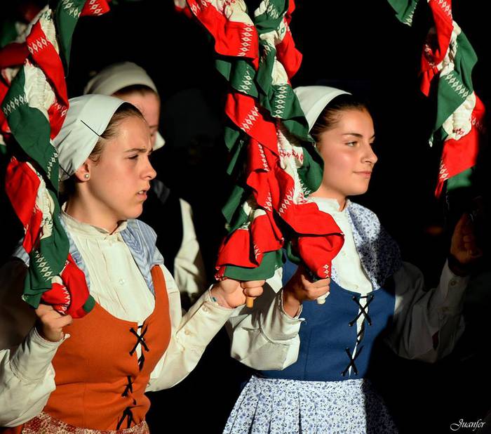 Itxarkundia dantza taldeak e 31 1498128364379