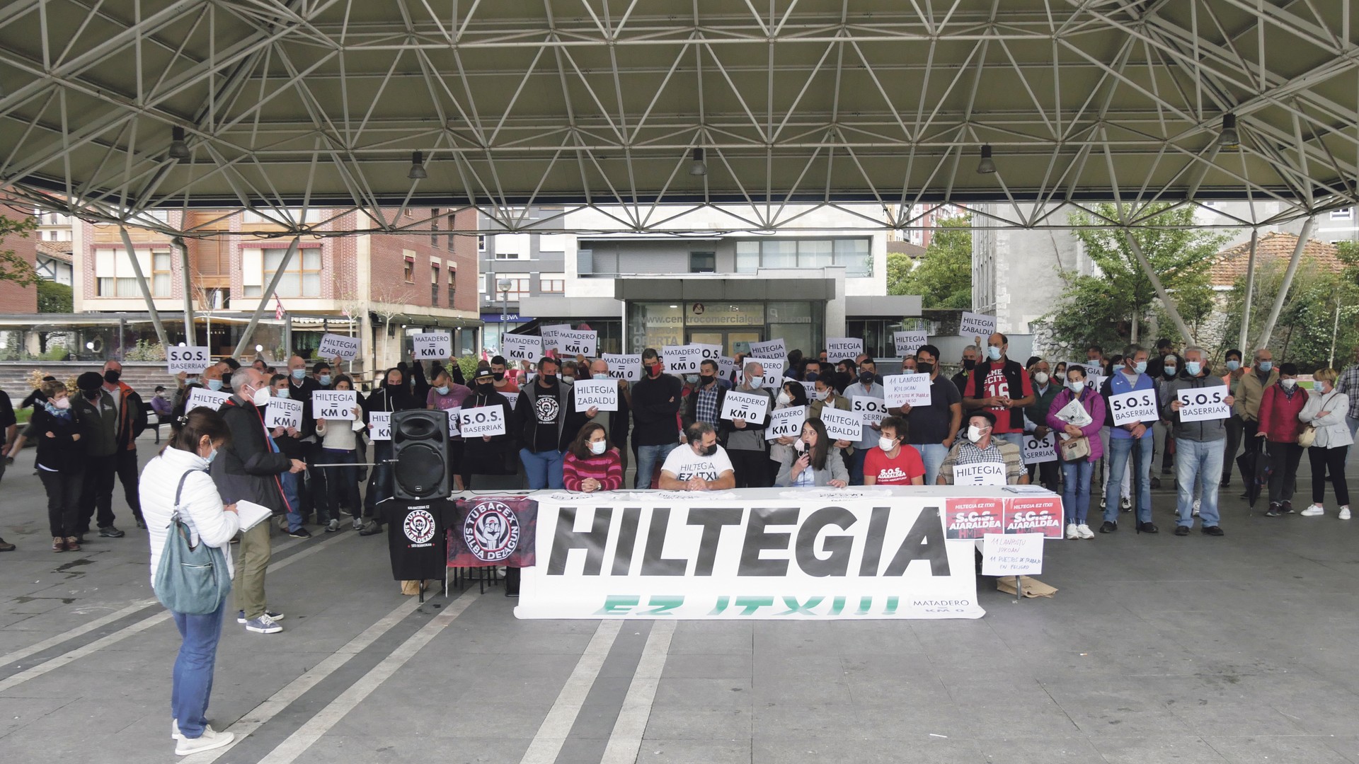 Udalak ez du hiltegia berriro zabaltzeko prozedura abiaraziko, eskualdeko lehen sektorearen kaltean