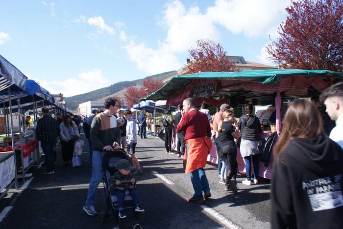 Baserri azoka ospatu dute Ok 26 1679904112502