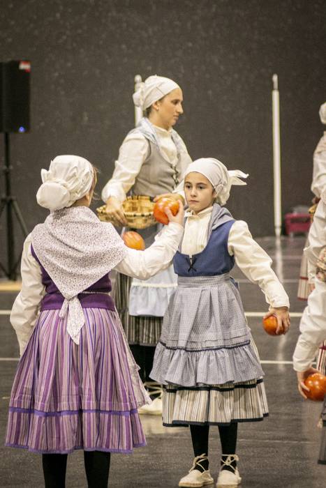 Ubixeta dantza taldeak dantz 27 1766416463896