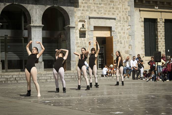 Dantzaz bete dute Amurrioko  55 1776607546234