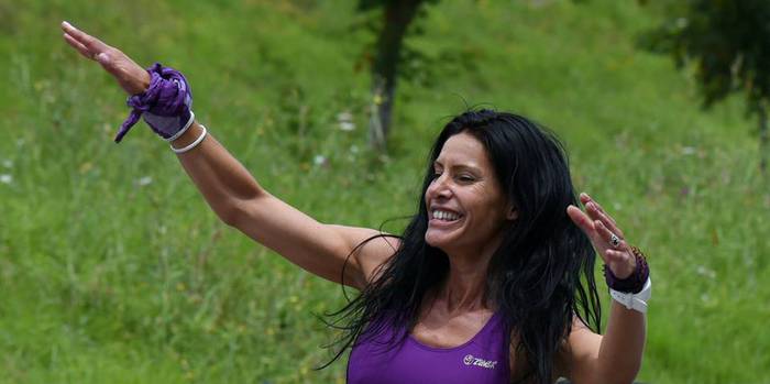 Zumba dantzatzeko elkartu zi 18 1498479753583