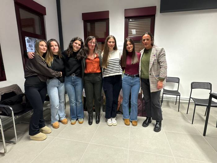 Okondoko emakumeen historia, 12 1763923626045