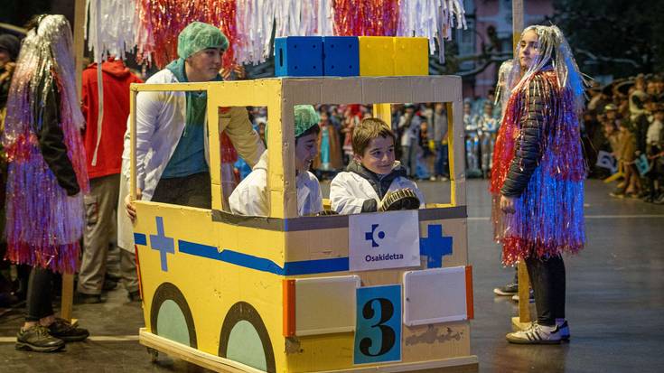 Carnesto oilarraren konpainian ospatu dituzte inauteriak Artziniegan