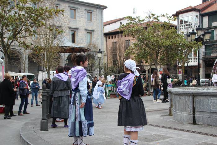 Dantzaren bidez aldarrikatu  36 1520777982392