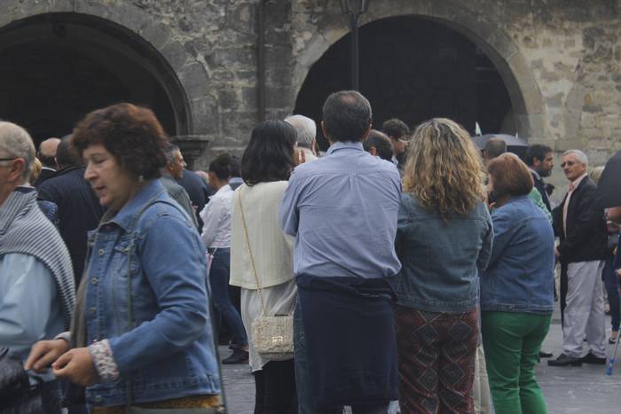 Hainbat alderdietako kideak  23 1500922145481