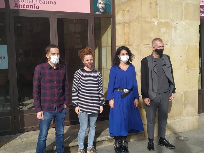 Amurriok bat egin du Dagazekin, dantza garaikidearen zaleen sarearekin