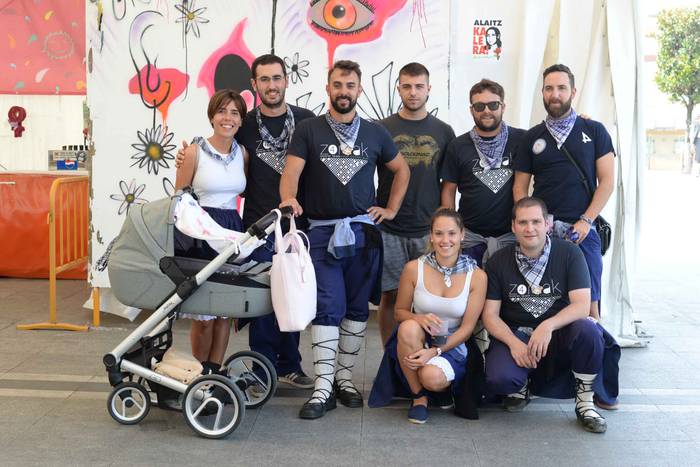 Aldai plaza txiki geratu da  119 1503894916144