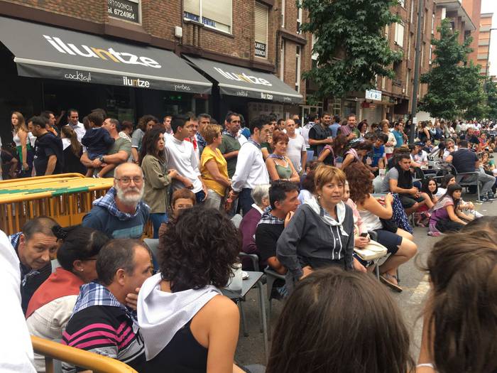 Suziria piztuta lehertu da j 62 1502814932131