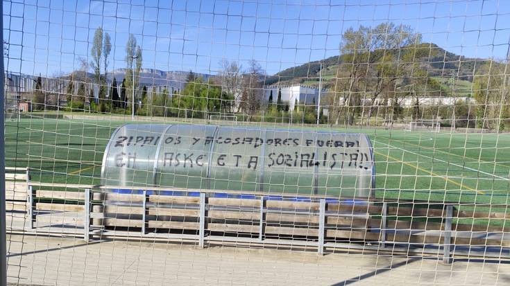 Ertzaina baten aurka agertutako margoketak gaitzetsi dituzte Amurrioko Udal Gobernuak eta Segurtasun Sailak