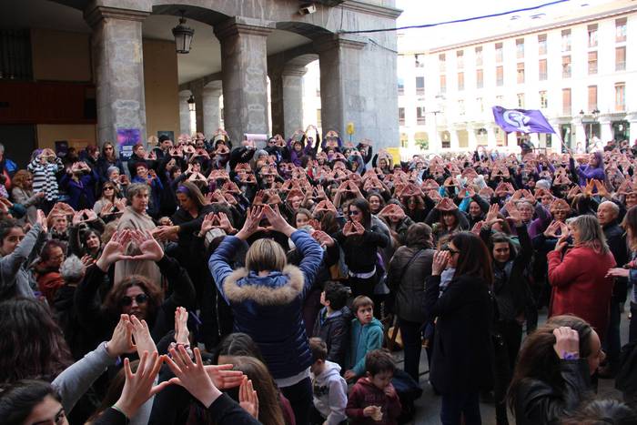 Greba feministaren goizeko t 47 1520512256154