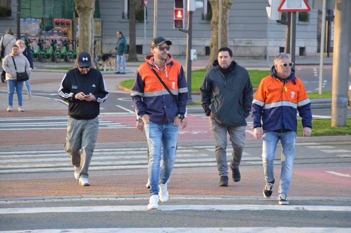 Tubos Reunidoseko langileek  4 1772101028315