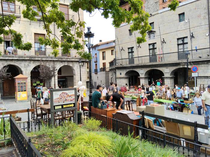 Antzinako objektuz eta bildu 36 1758390880658