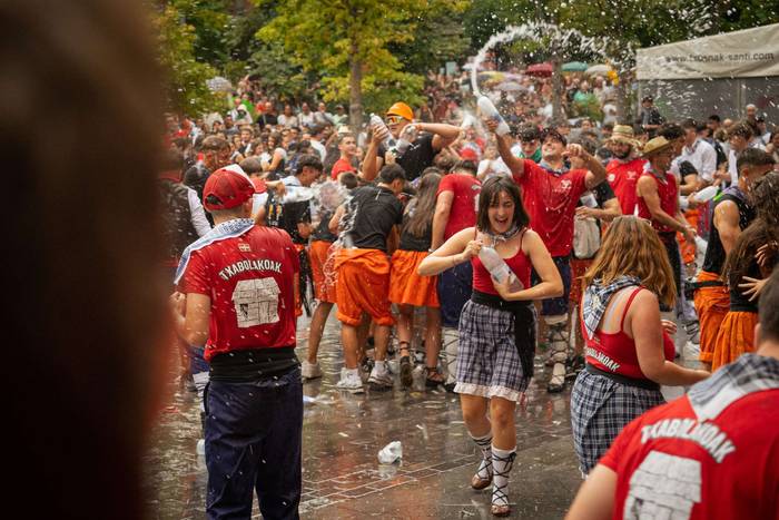 Lehertu da festa-giroa Amurr 53 1755025715848