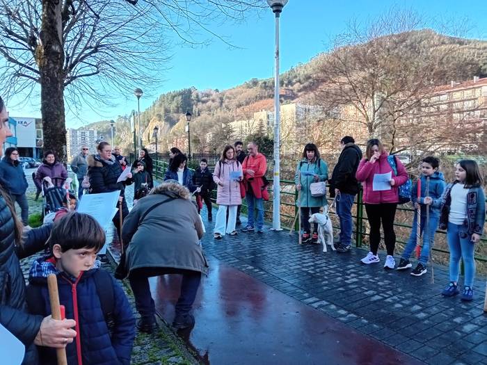 Agate Deunaren bezperak adin 12 1770290657991