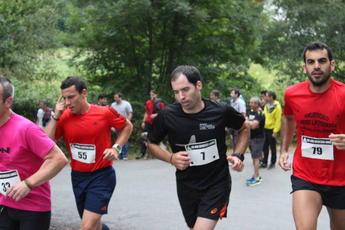 Auzoko mendiak zeharkatu zit 33 1498470914687