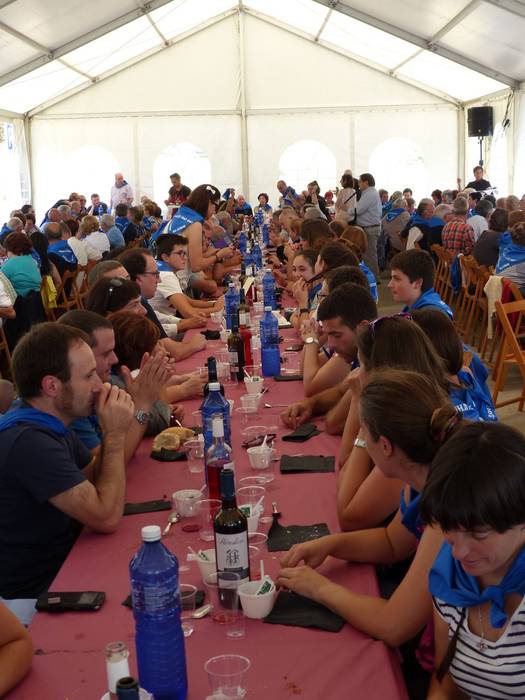 Auzokide ugarik hartu zuten  130 1506367190737