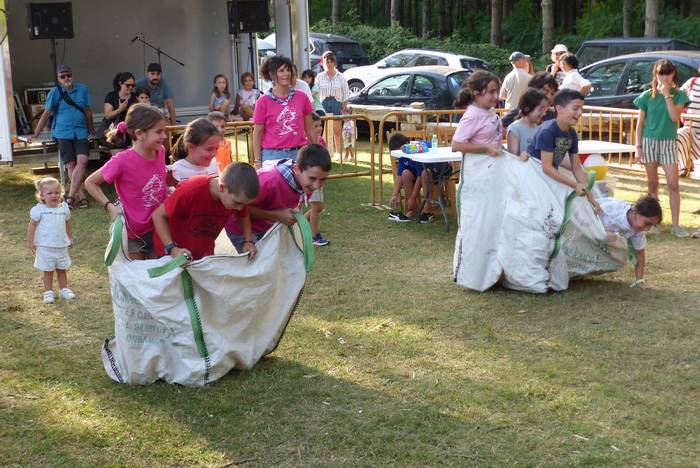 Andra Mari Zuriaren jaiak je 26 1754900936706