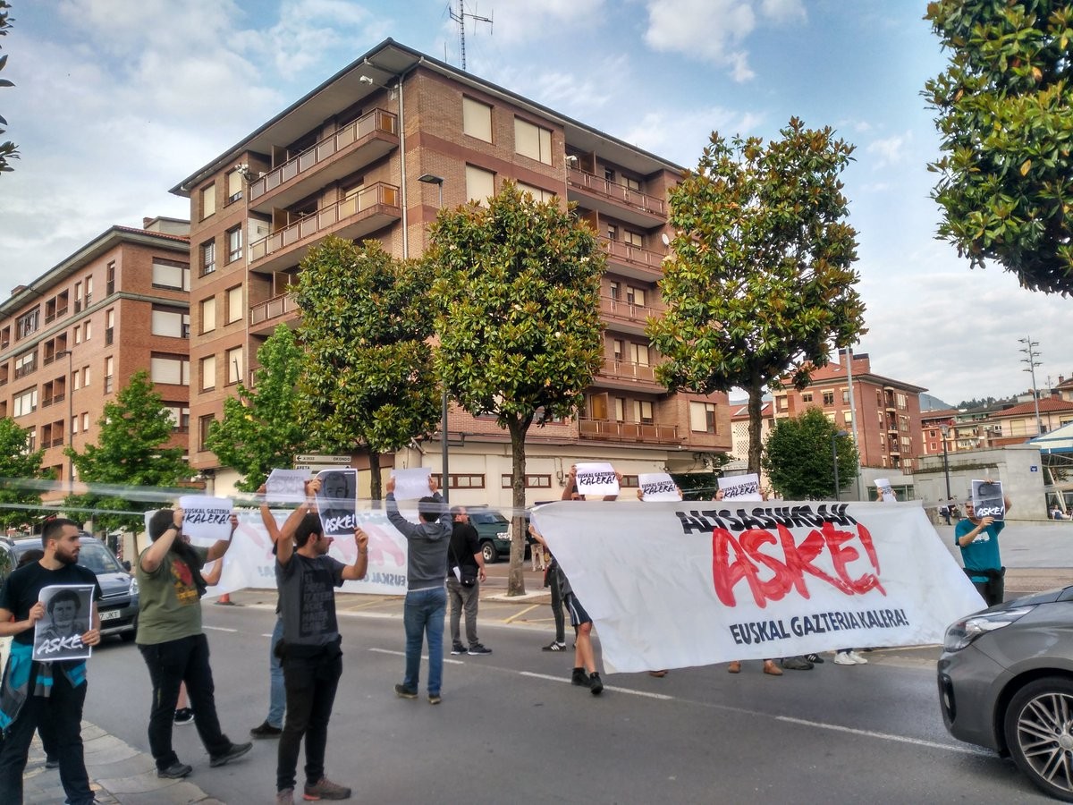 "Mozal Legea" ezarri diote Aiaraldeko Ernairi Altsasuko gazteen alde egindako ekintza baten ondorioz