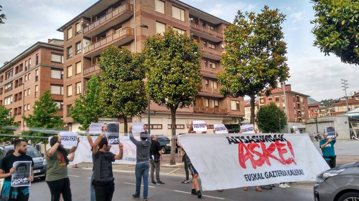 "Mozal Legea" ezarri diote Aiaraldeko Ernairi Altsasuko gazteen alde egindako ekintza baten ondorioz