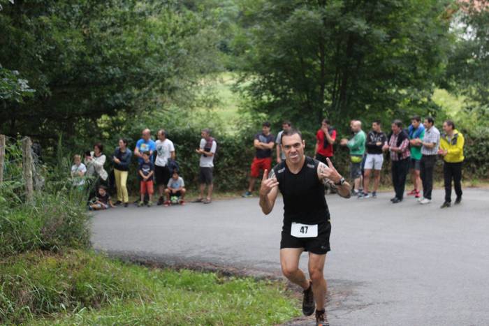 Auzoko mendiak zeharkatu zit 18 1498470766704