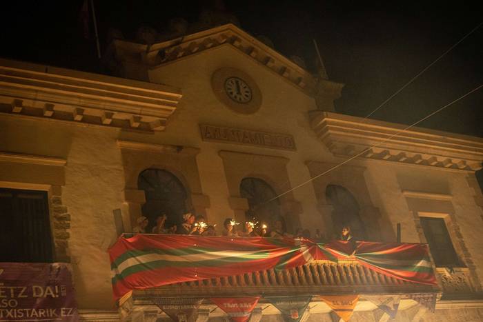 Su artifizial eta musika art 24 1755472011814