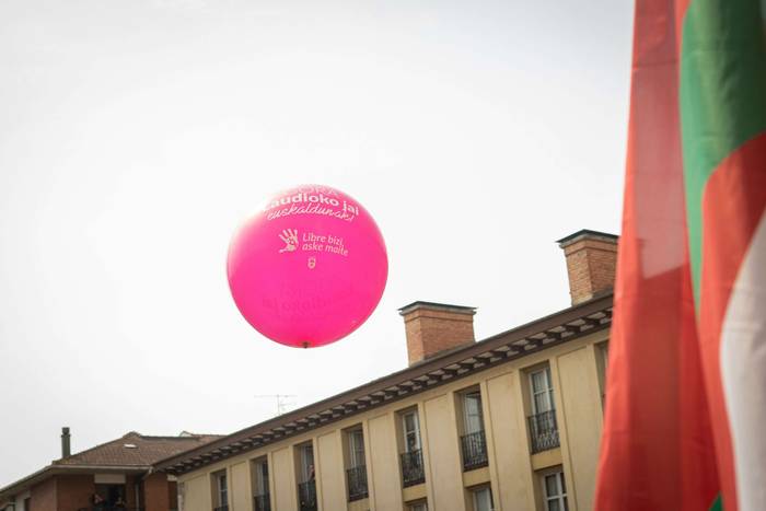 Festa-giro goria piztu du La 81 1755257112225