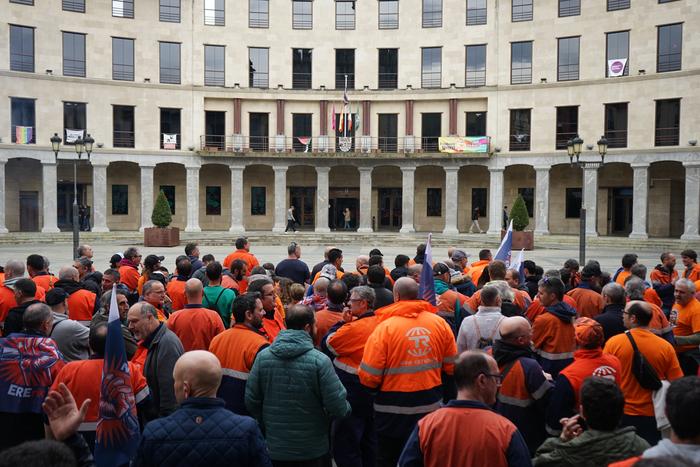 Laudiora mugitu da gaur Tubo 9 1772538897609